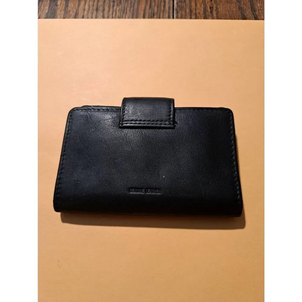 P&Y Black Leather Bifold Wallet Snap Closure ID Window Card Slots Unisex